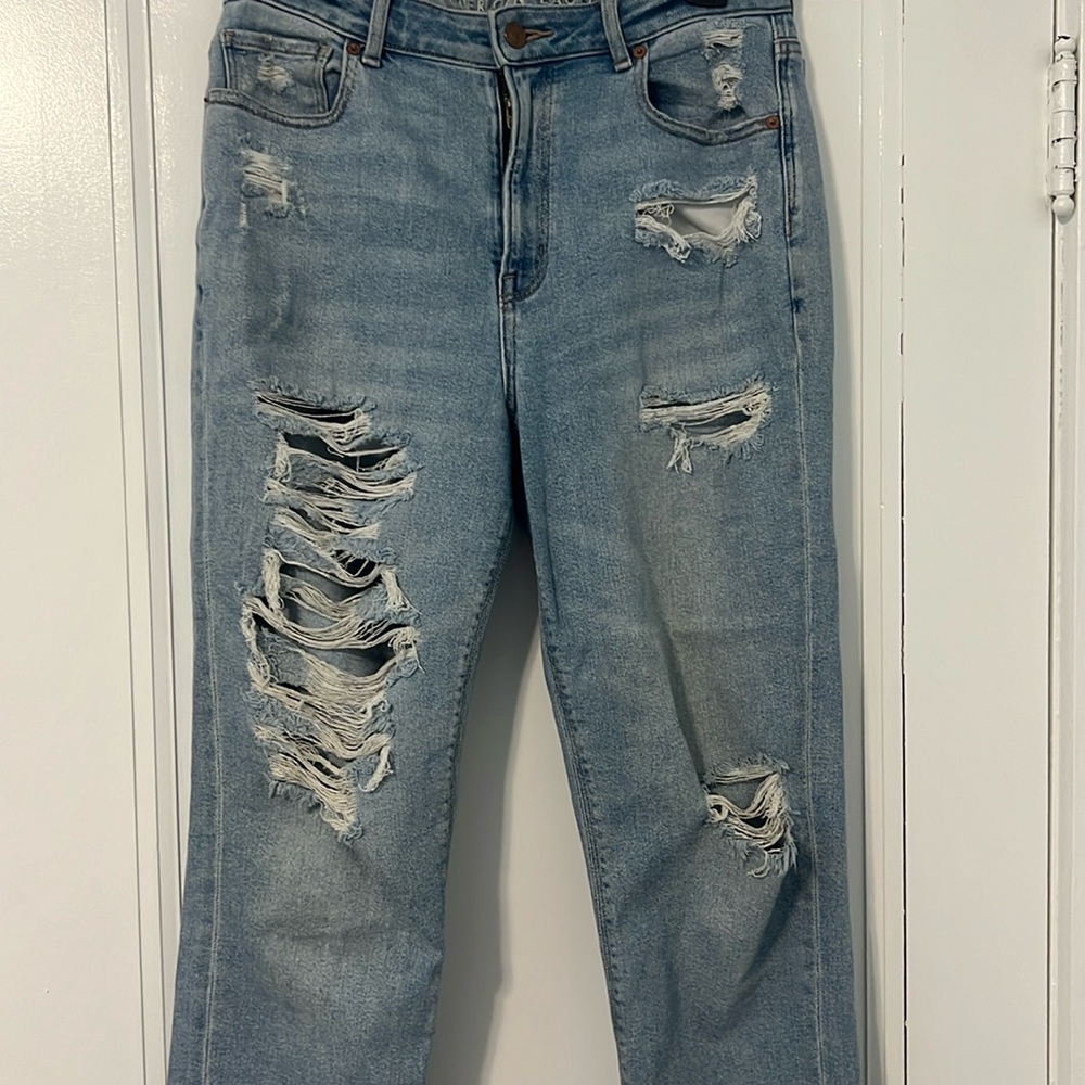 American Eagle High Rise Mom Jean